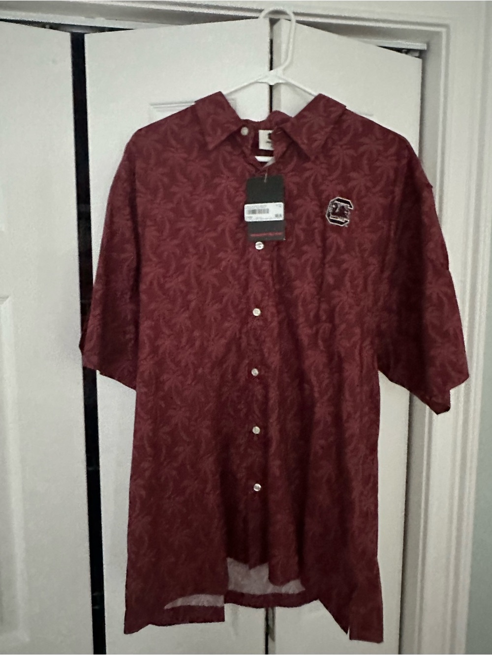 Men's Short-Sleeve Button-Down in Deep Burgundy Palm